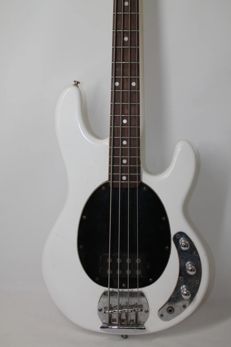 Sterling by Music Man SUB Series basgitaar