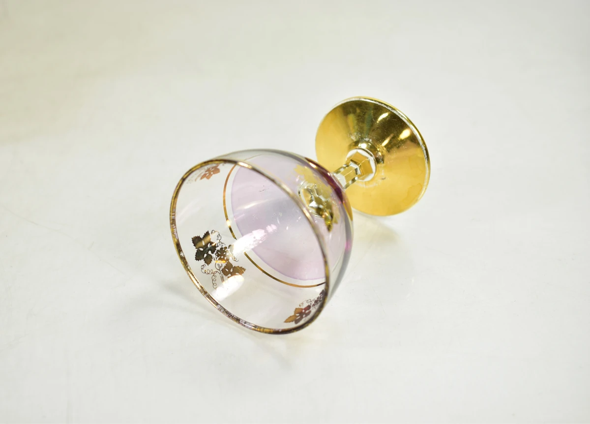 Set van 17 glaasjes met karaf in gekleurd glas en gouden accenten - foto 6