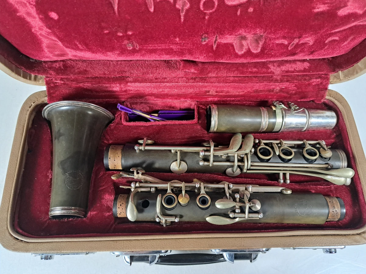 Vintage Bes-klarinet met koffer - foto 3