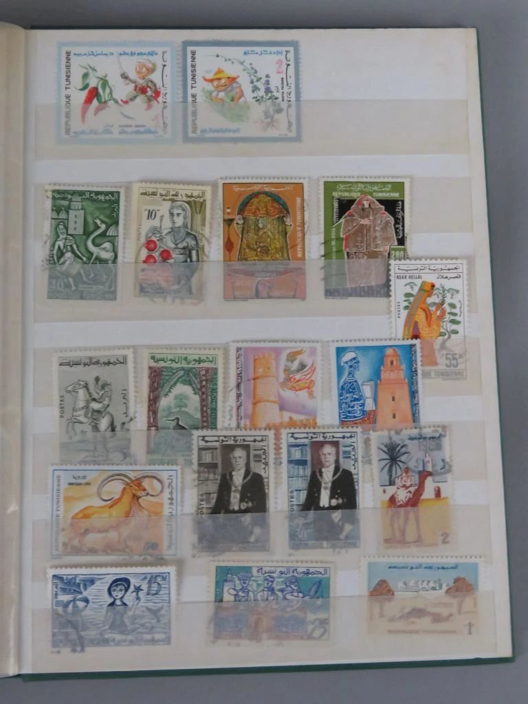 Postzegelverzameling in album