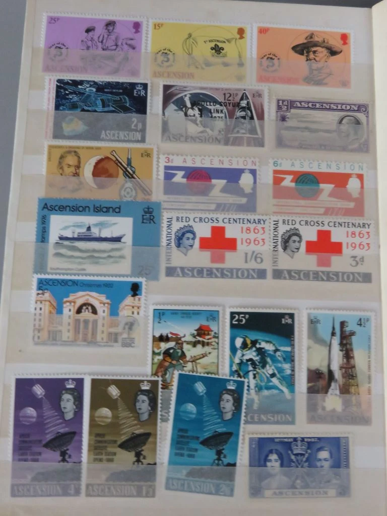 Postzegelverzameling in album