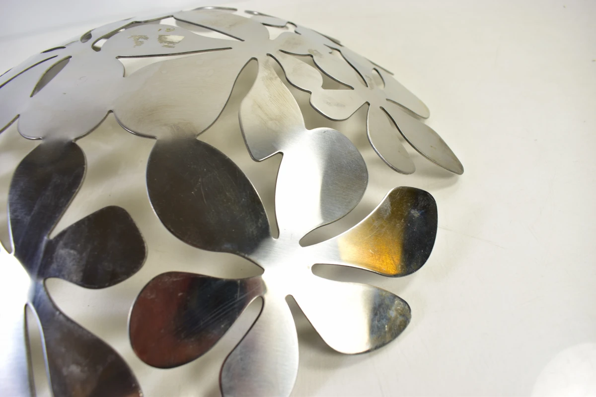Decoratieve metalen fruitschaal met bloemmotief - foto 5