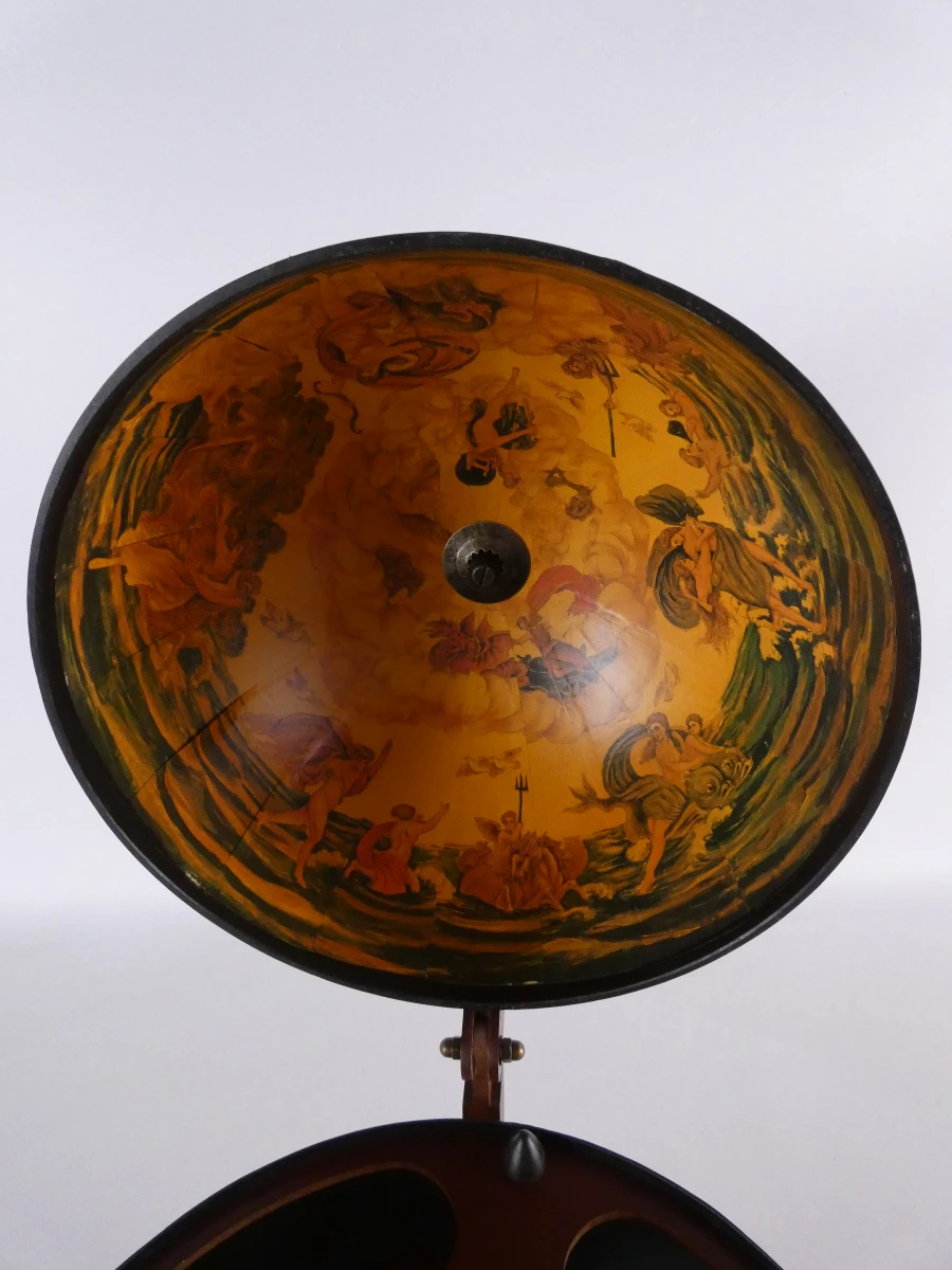 Unieke globebar met vintage look