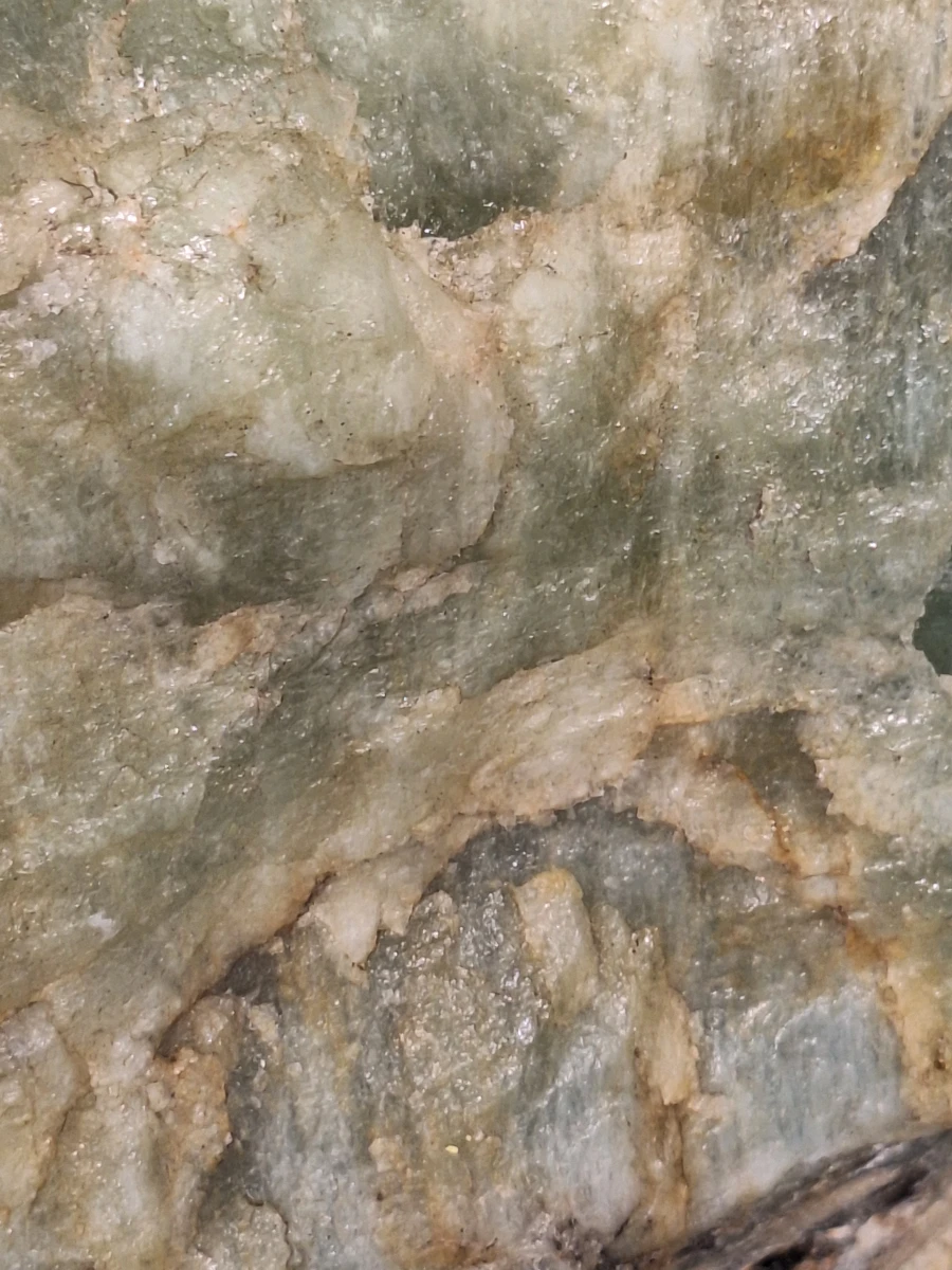 set van 2 decoratieve mineralen - Ruwe groenblauwe kristalsteen en gepolijste witte natuursteen