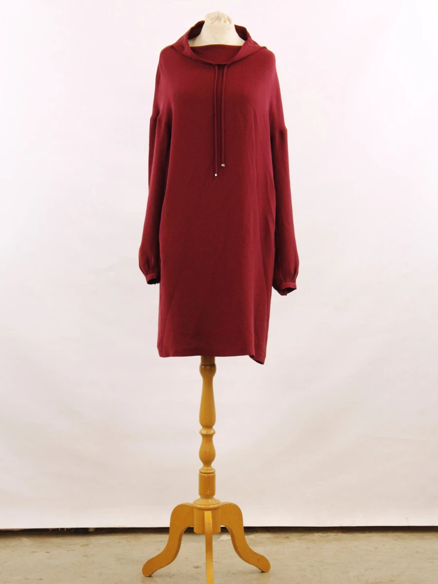 Loro Piana - luxueuze, bordeauxrode tuniekjurk met gedrapeerde kraag