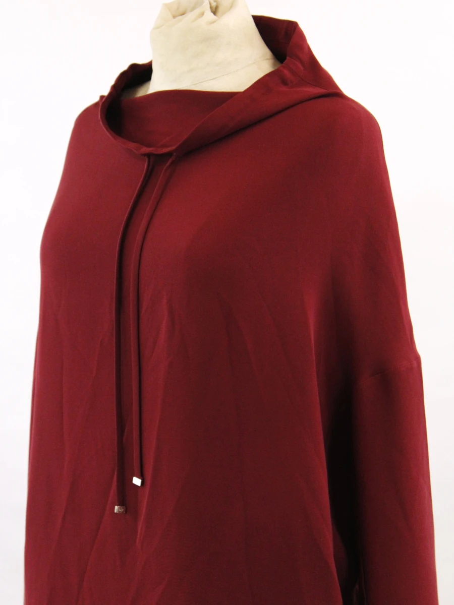 Loro Piana - luxueuze, bordeauxrode tuniekjurk met gedrapeerde kraag