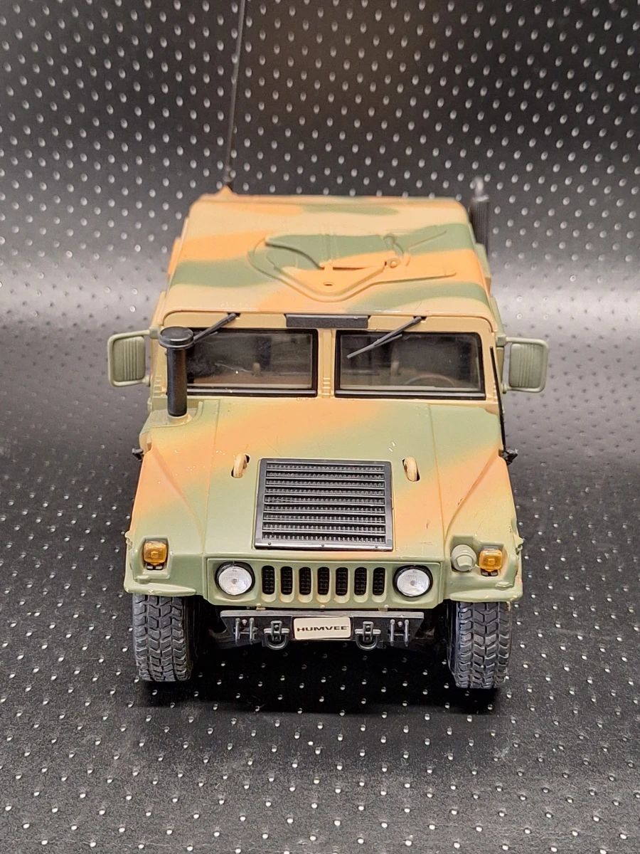 Maisto HUMVEE (HMMWV) 1:18 – Gedetailleerd militair schaalmodel in legercamouflage