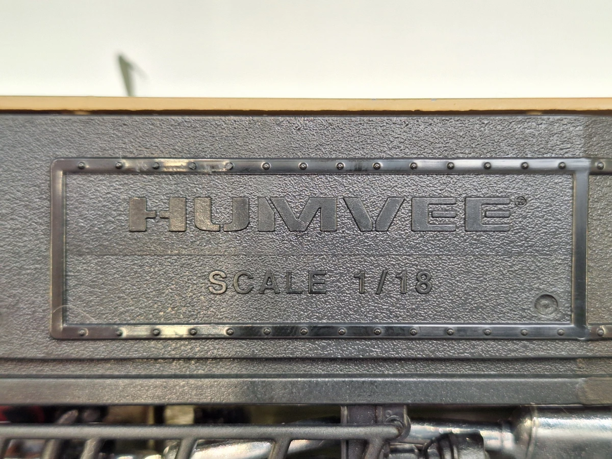 Maisto HUMVEE (HMMWV) 1:18 – Gedetailleerd militair schaalmodel in legercamouflage
