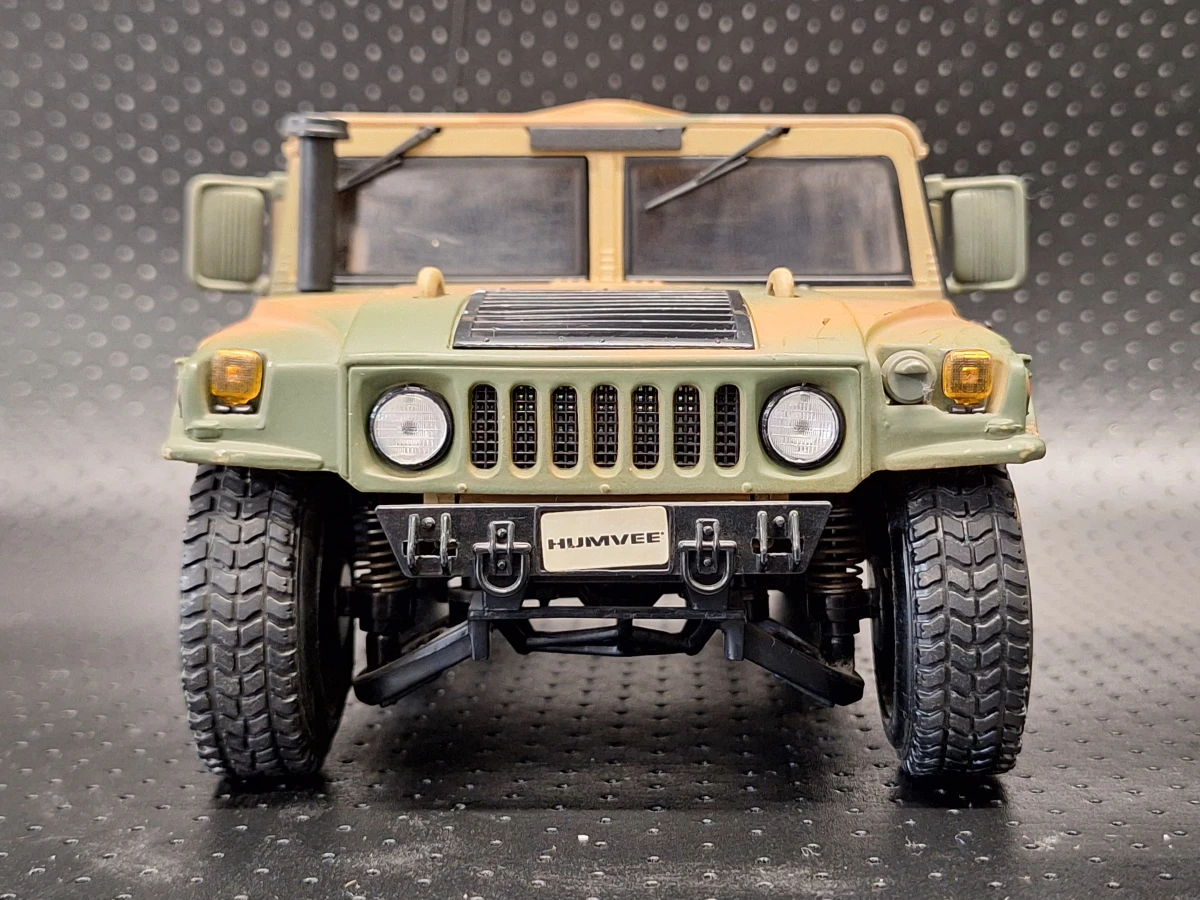Maisto HUMVEE (HMMWV) 1:18 – Gedetailleerd militair schaalmodel in legercamouflage