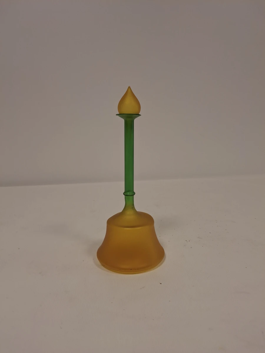 Decoratieve handbel uit satijnglas met klepel
