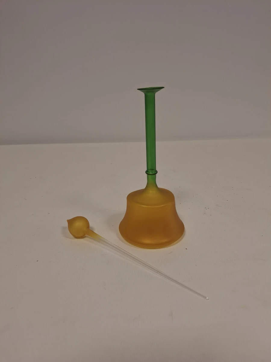 Decoratieve handbel uit satijnglas met klepel