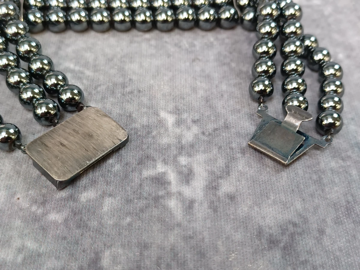 Elegante 2-delige sieradenset van Hematiet - Ketting en drierijige armband - foto 9