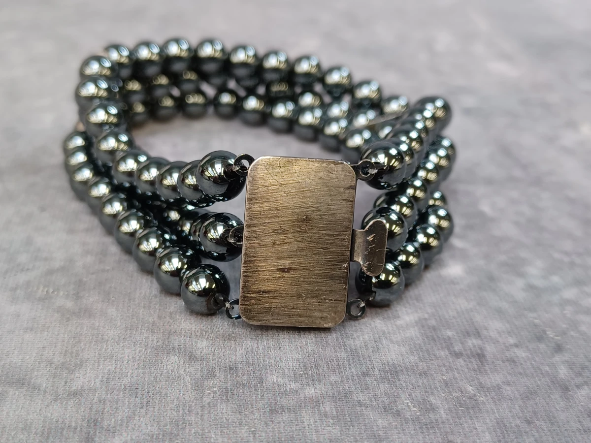 Elegante 2-delige sieradenset van Hematiet - Ketting en drierijige armband - foto 6