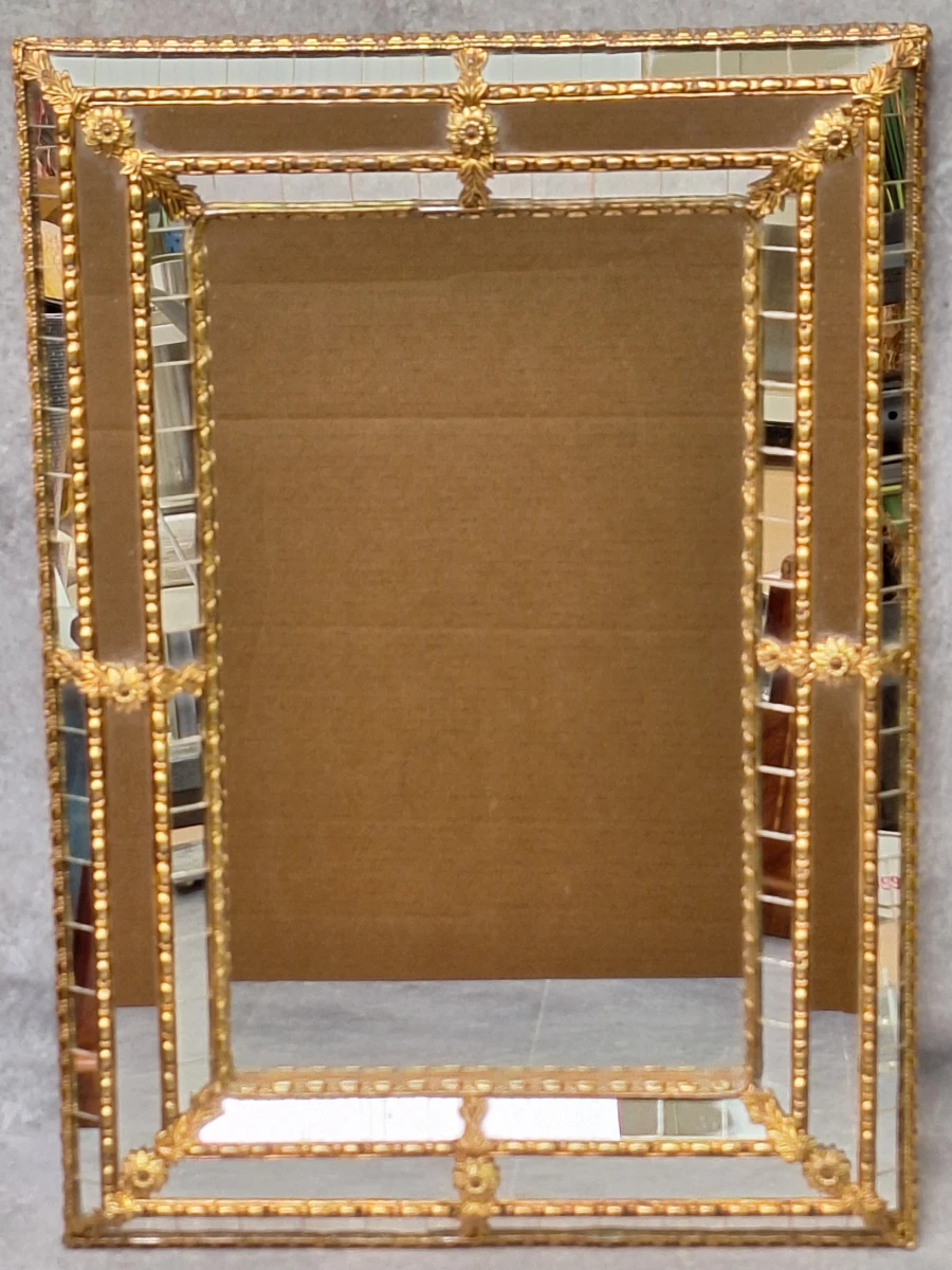 Vintage Hollywood Regency spiegel met facetglas en goudkleurige bloemornamenten - foto 2