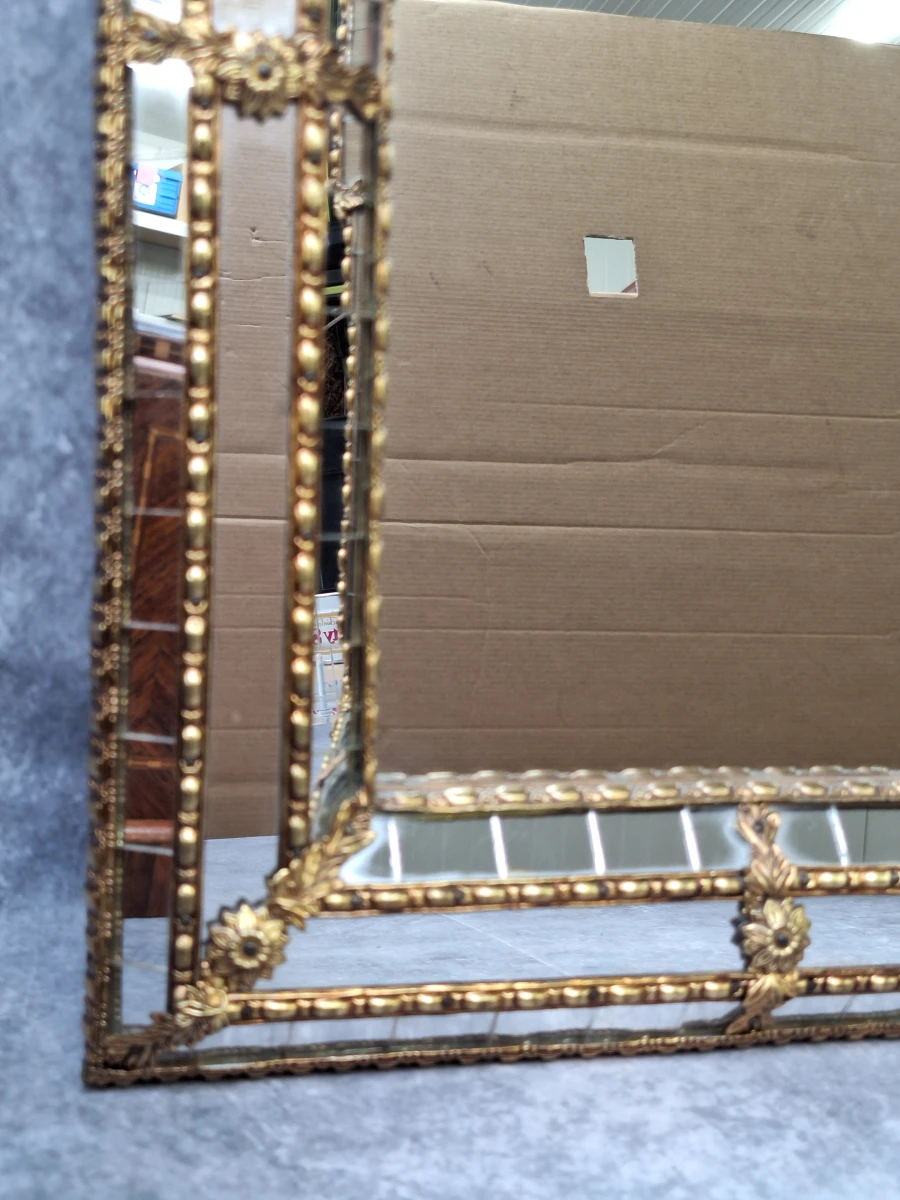 Vintage Hollywood Regency spiegel met facetglas en goudkleurige bloemornamenten - foto 8
