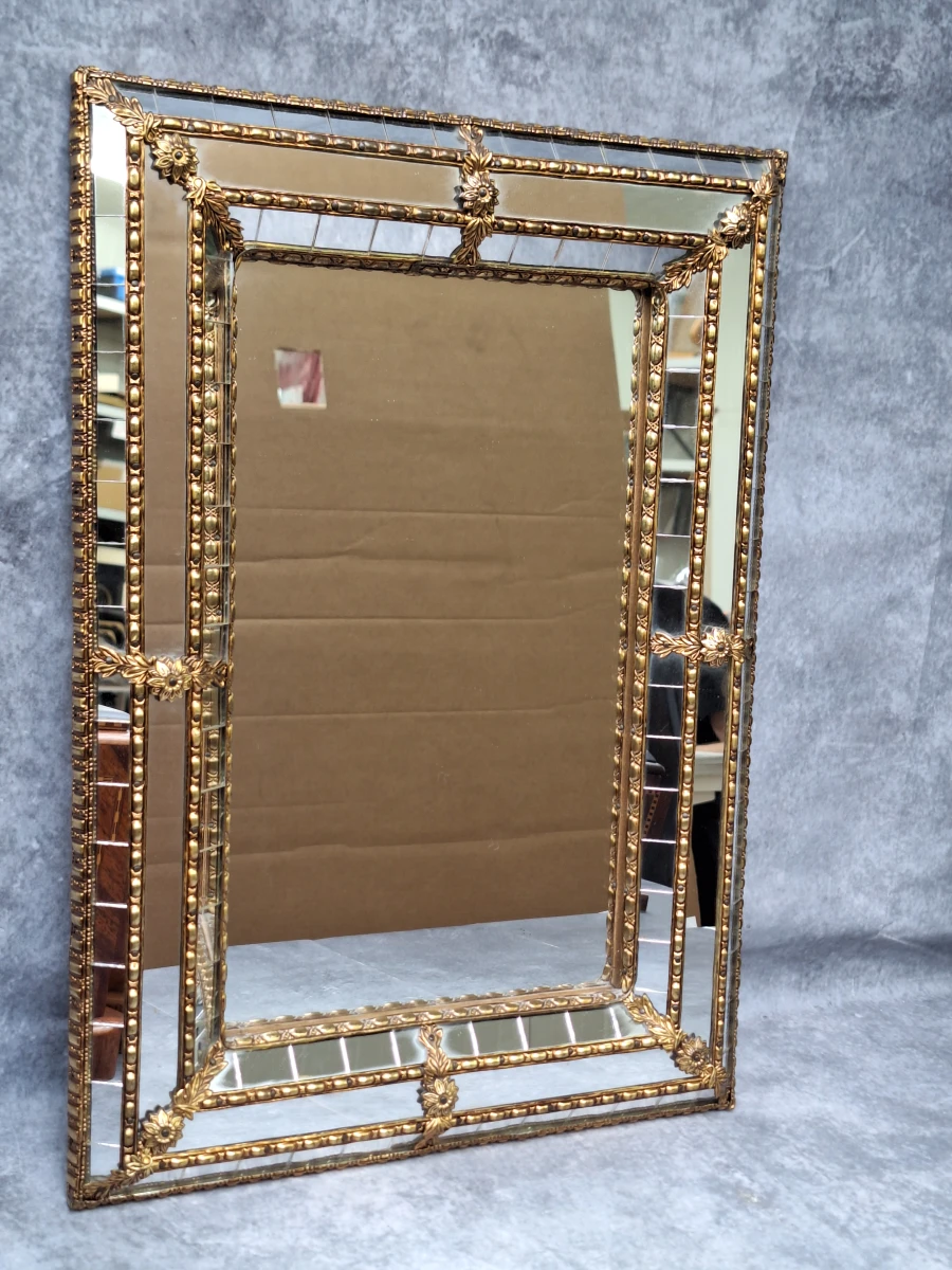 Vintage Hollywood Regency spiegel met facetglas en goudkleurige bloemornamenten - foto 6
