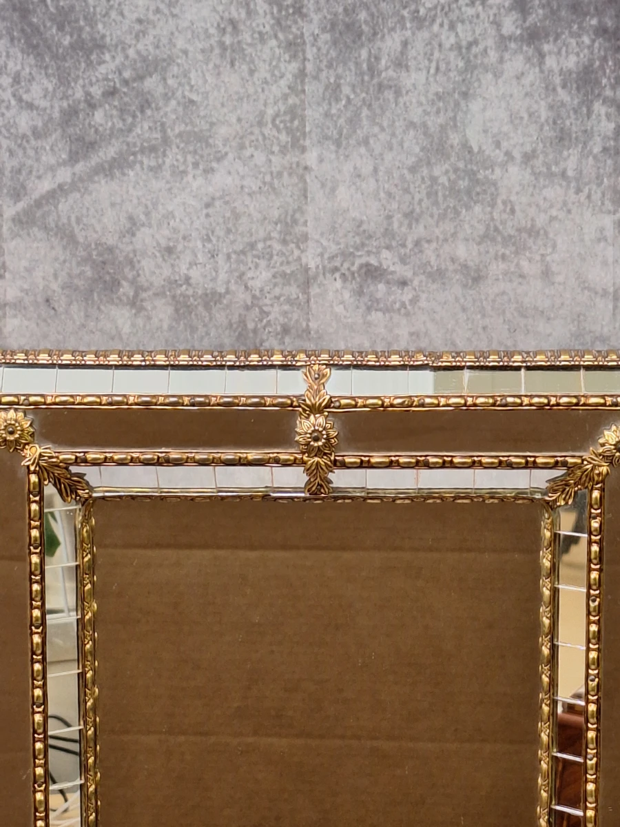 Vintage Hollywood Regency spiegel met facetglas en goudkleurige bloemornamenten - foto 14