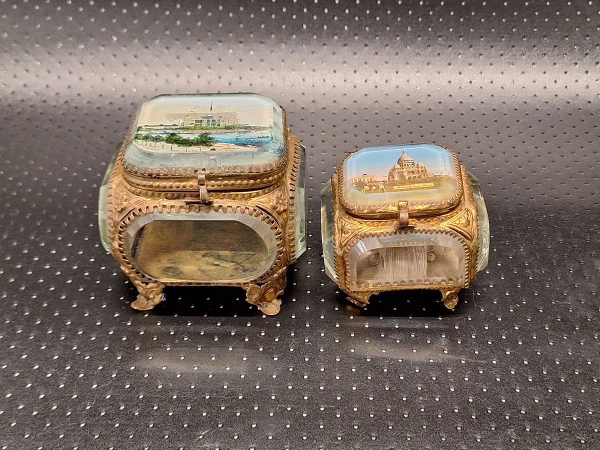 Set van 2 antieke Franse glazen souvenir-juwelendoosjes - Parijs - ca. 1880–1910 - foto 2