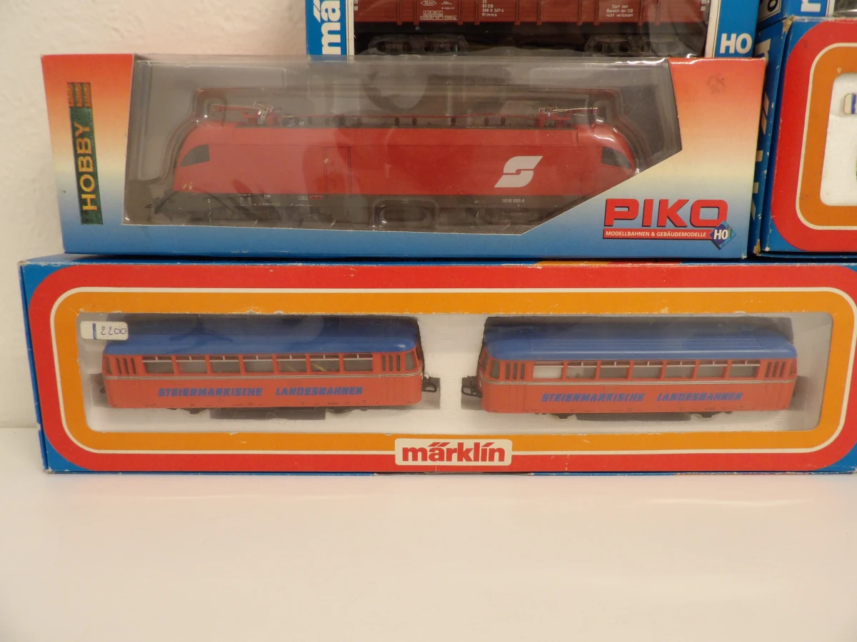 Lot Märklin modeltreinen en wagons (1)