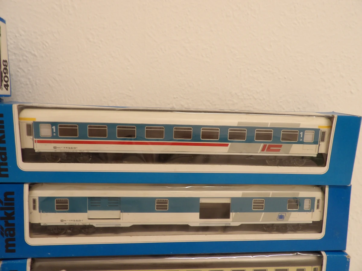 Lot Märklin modeltreinen en wagons (2)