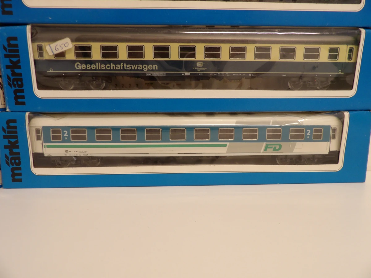 Lot Märklin modeltreinen en wagons (2)