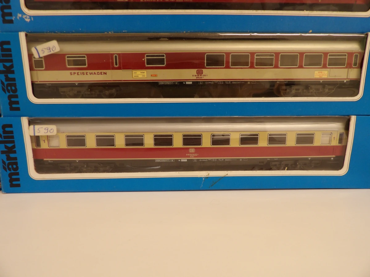 Lot Märklin modeltreinen en wagons (2)