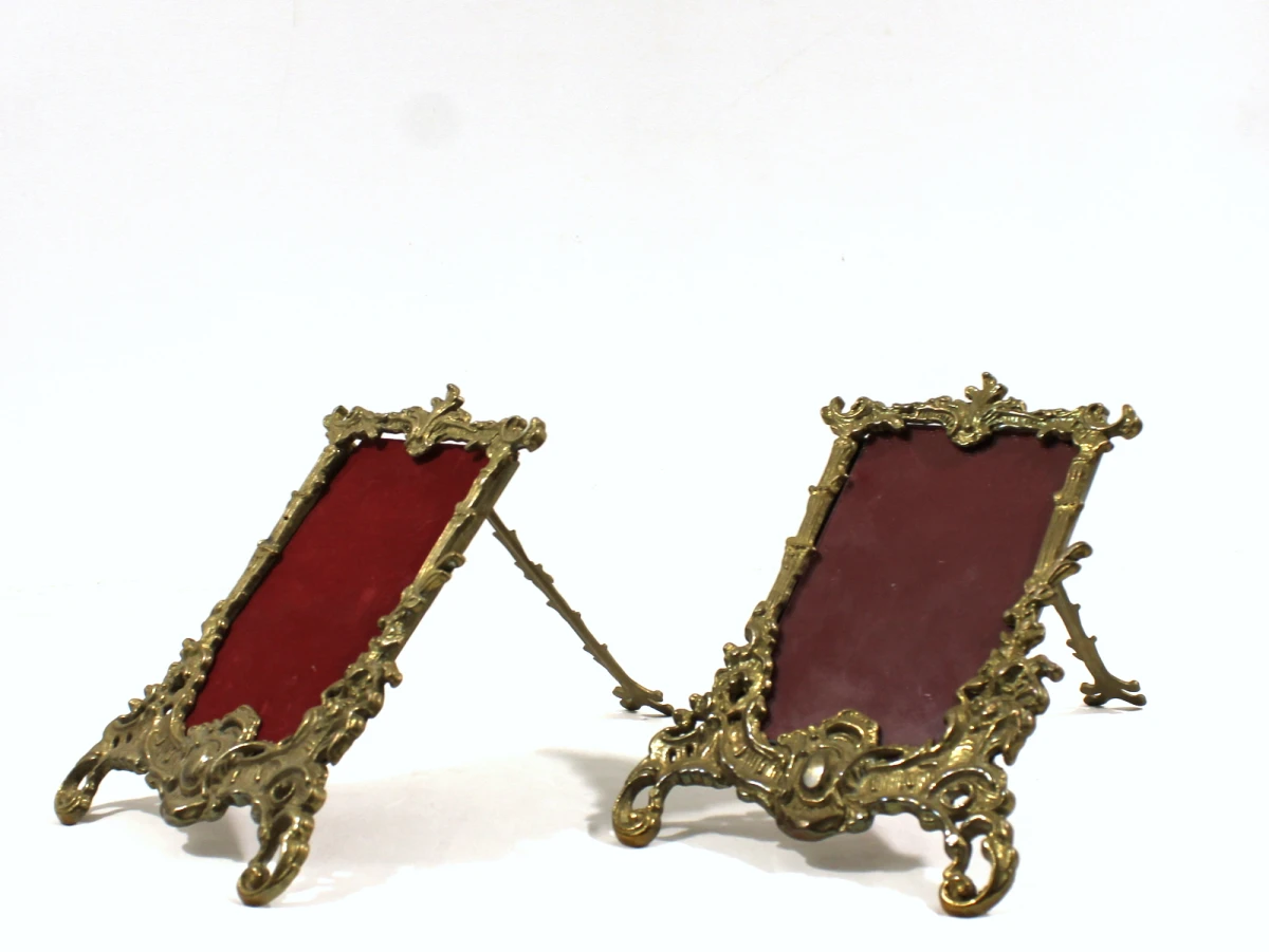 Set van 2 bronzen fotolijstjes in rococo / Lodewijk XV-stijl