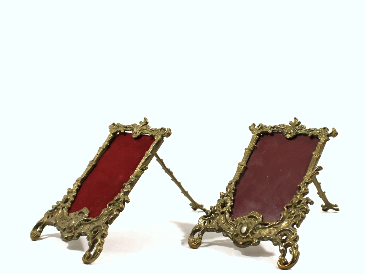 Set van 2 bronzen fotolijstjes in rococo / Lodewijk XV-stijl