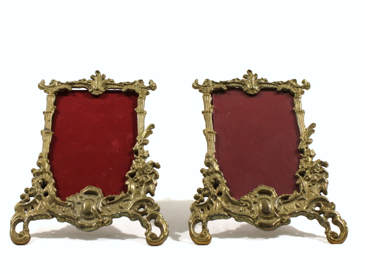 Set van 2 bronzen fotolijstjes in rococo / Lodewijk XV-stijl