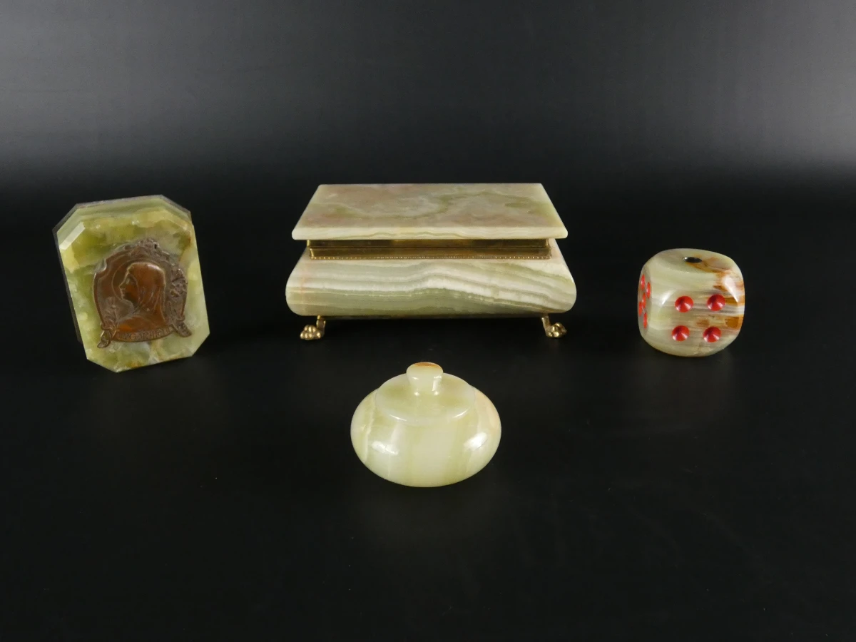 Set decoratieve onyx beeldjes en doosjes