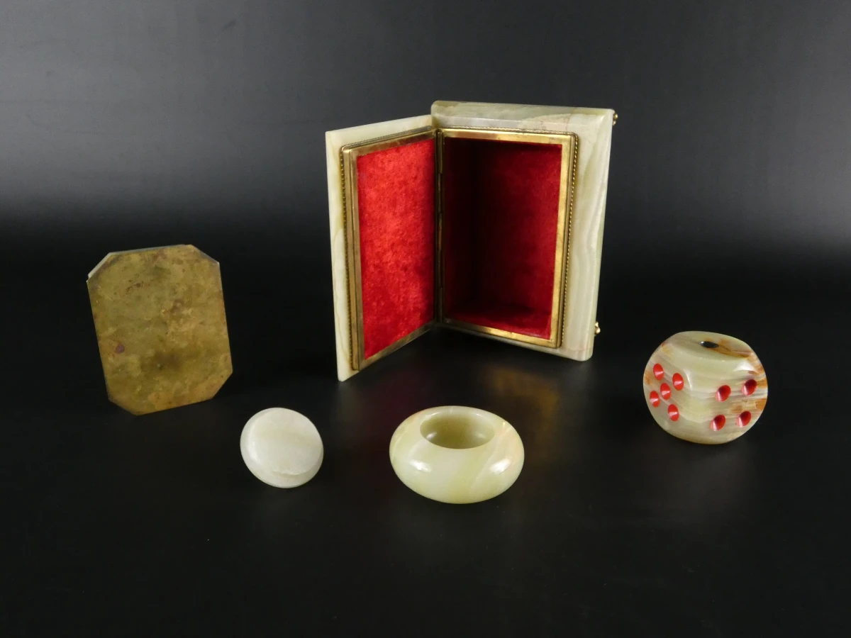 Set decoratieve onyx beeldjes en doosjes