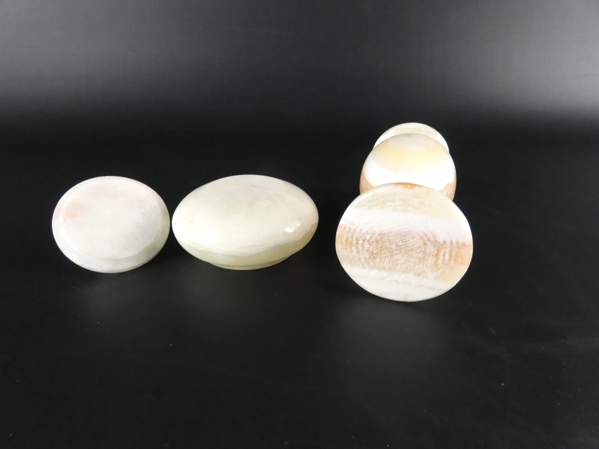 Set decoratieve onyx beeldjes en doosjes