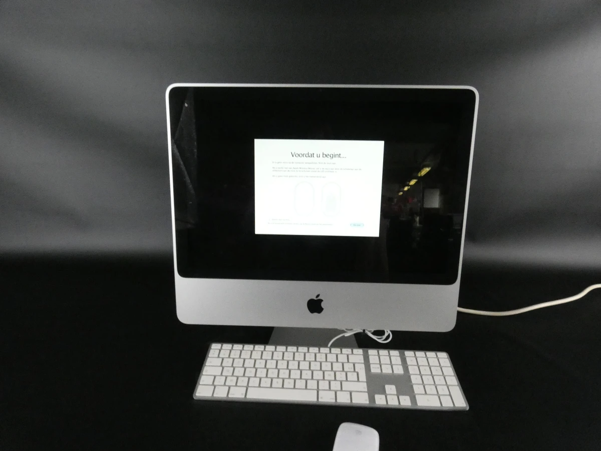 werkende Apple iMac (Early 2008) compleet met toetsenbord en muis