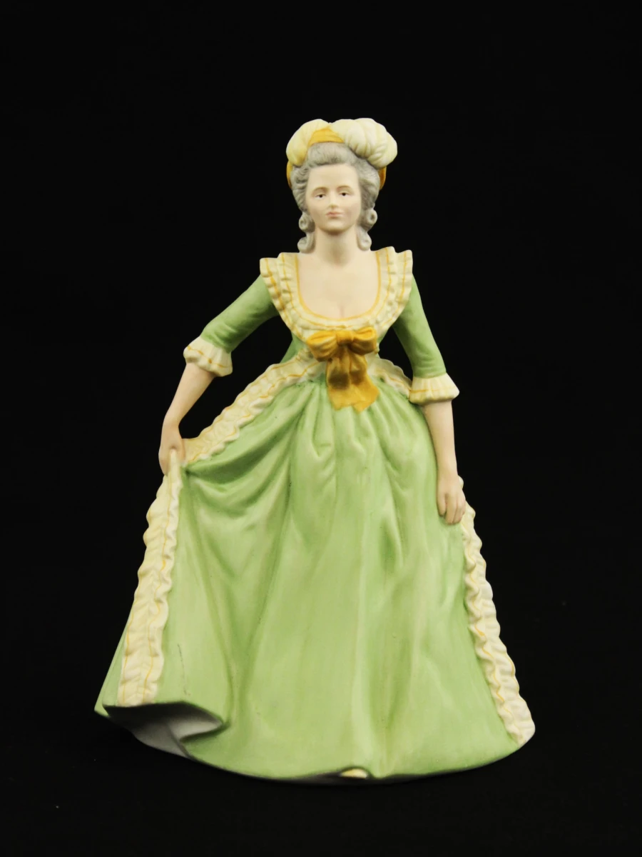 Porseleinen beeld Marie Antoinette in groene jurk
