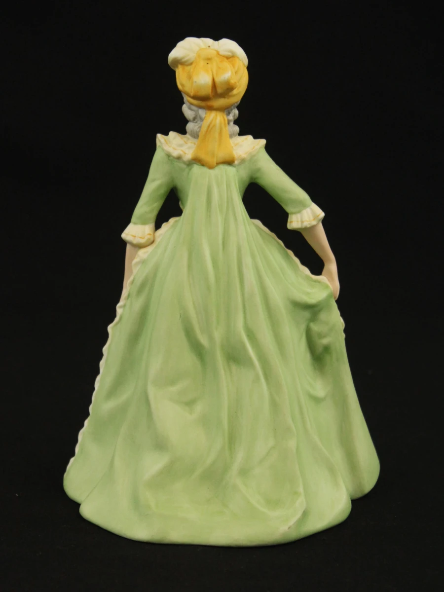 Porseleinen beeld Marie Antoinette in groene jurk