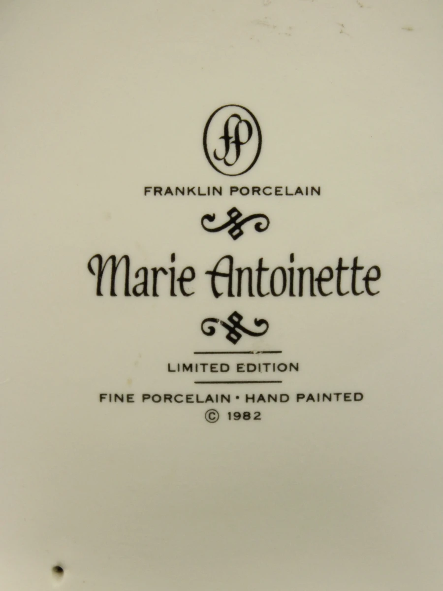 Porseleinen beeld Marie Antoinette in groene jurk