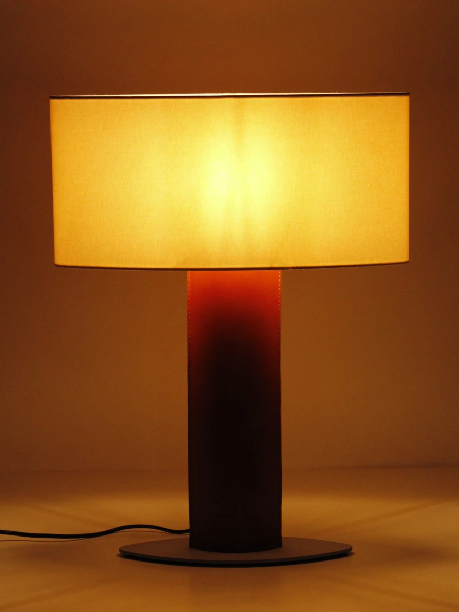 Taller Uno “Serena” design tafellamp - leder en metaal - Spaans design, 2004