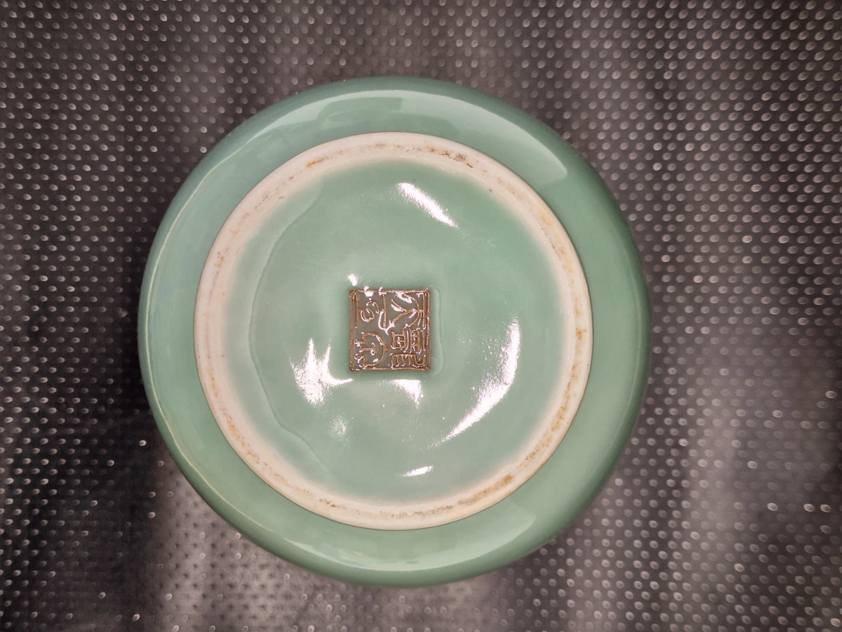 Chinese celadon kraaghalsvaas met houten voet en luxe bewaardoos - gemerkt Dà Lì - foto 6