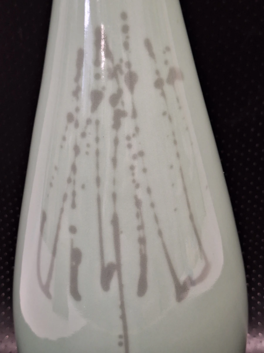 Chinese celadon kraaghalsvaas met houten voet en luxe bewaardoos - gemerkt Dà Lì - foto 10