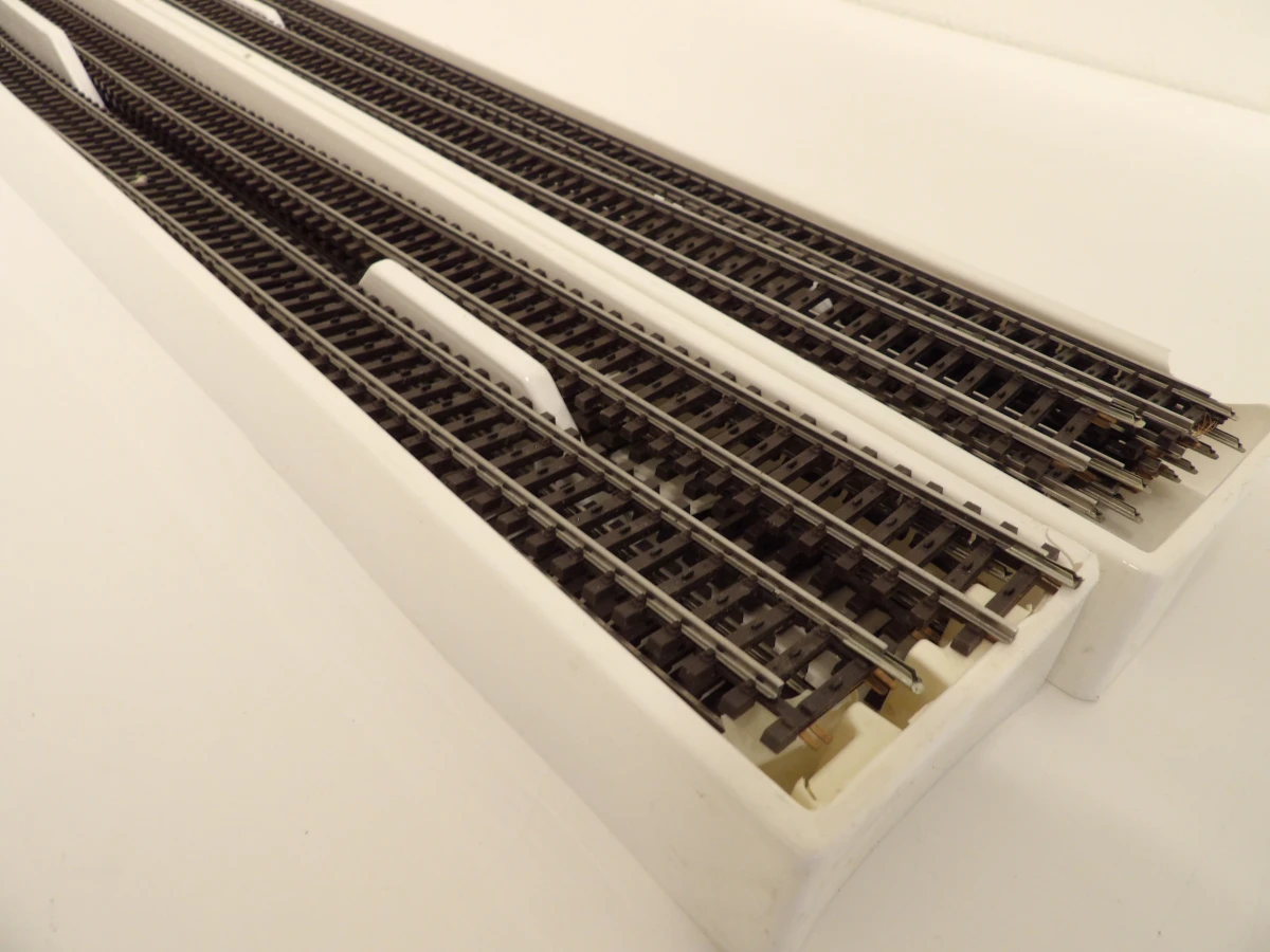 2 dozen Märklin 2205 K-rail Flexrail H0 (90 cm)