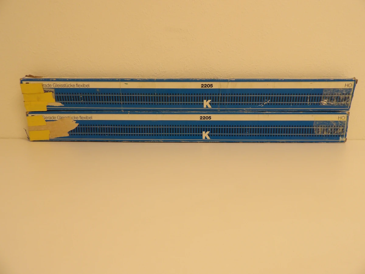 2 dozen Märklin 2205 K-rail Flexrail H0 (90 cm)