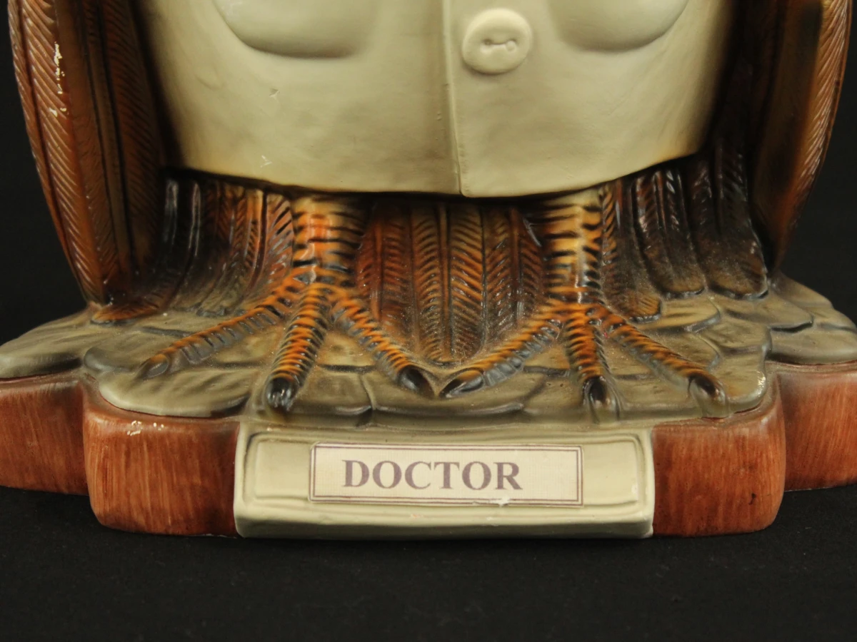 Dokter uil met stethoscoop - grote, keramische spaarpot (43 cm)