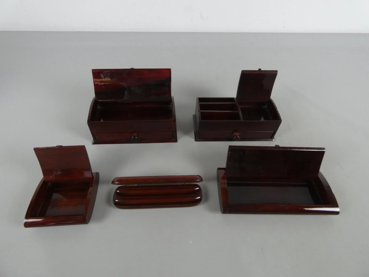 Set van vijf houten bureau-accessoires