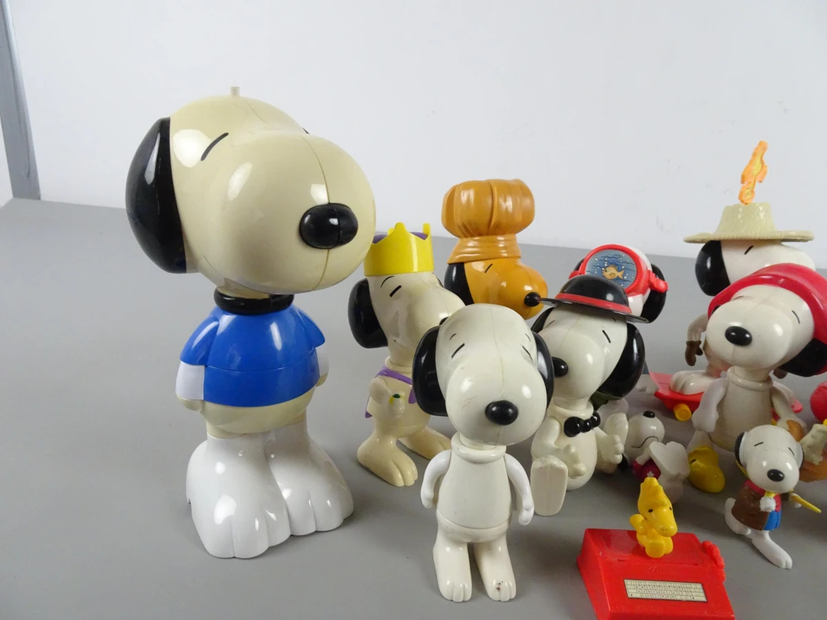 verzameling vintage Snoopy-speelgoedfiguren