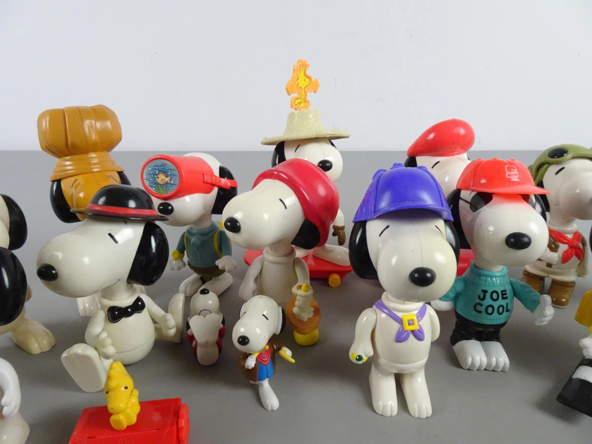 verzameling vintage Snoopy-speelgoedfiguren