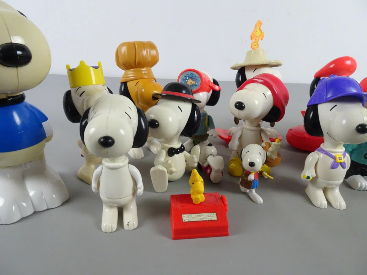 verzameling vintage Snoopy-speelgoedfiguren