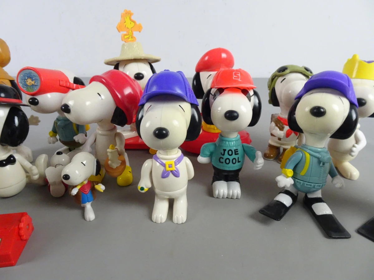 verzameling vintage Snoopy-speelgoedfiguren