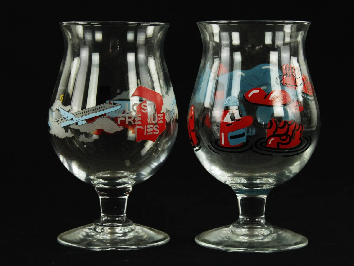 Lot van 7 Duvel Art en Limited editon uitgaven glazen  met accessoires