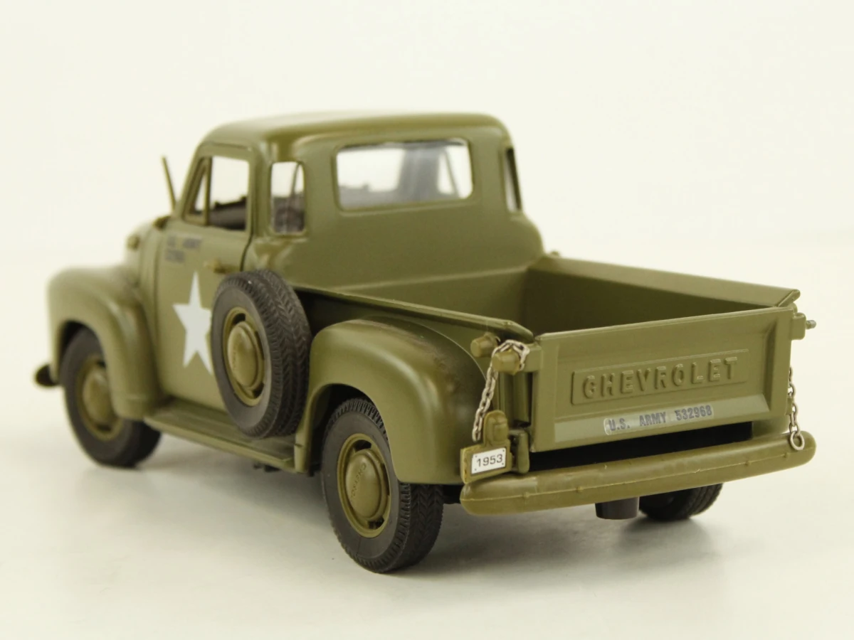 Set militaire modelauto's en soldaat figuur