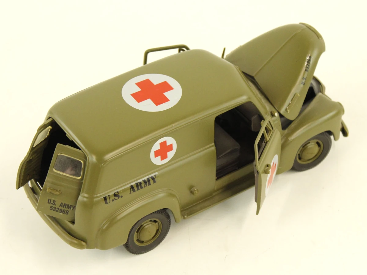 Set militaire modelauto's en soldaat figuur